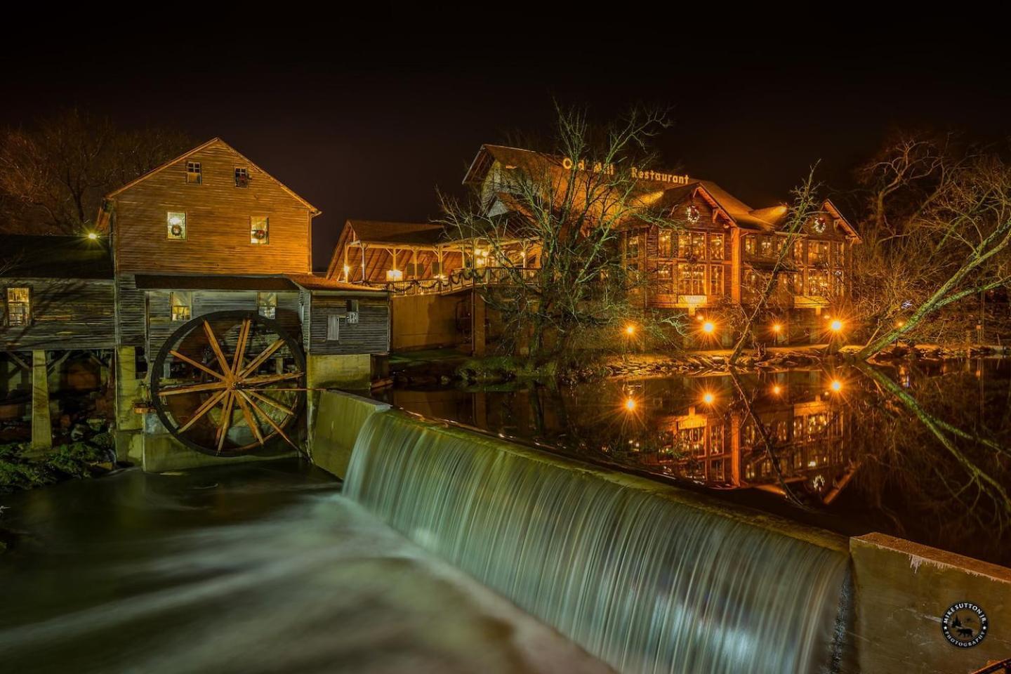 Romantic Mtn Cabin Hot Tub & Jacuzzi Views Сев'єрвілл Екстер'єр фото